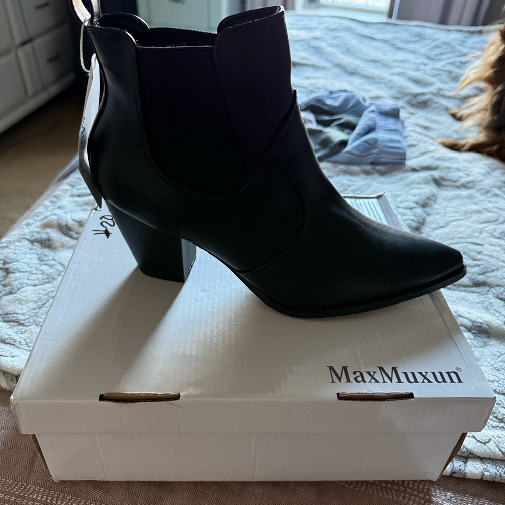 Sleek Black Ankle Boots never worn nwt size 8